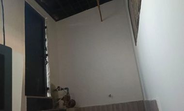 Rumah Semi Furnish 2 1/2 lantai di Cluster Mutiara Baru Bks