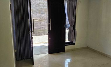 Manyar Tirtoyoso Hans Regency Tirtomoyo Klampis Surabaya