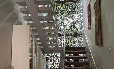 Disewakan rumah 5 kamar Pejaten Jakarta Selatan