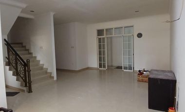 Disewakan rumah PIK garden house  uk:8x17m2  4br siap huni