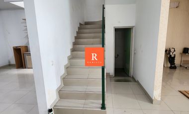Disewakan Rumah di Pluit 3 Lantai