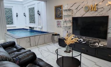 Rumah Mewah Turun Harga  di Komplek Mainroad Ters Jakarta Antapani