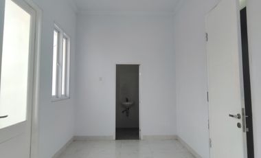 Rumah Baru Cantik dalam komplek pondok kelapa jaktim