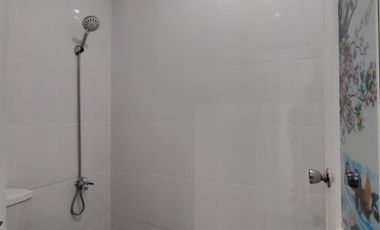 Rumah Baru Cantik dalam komplek pondok kelapa jaktim