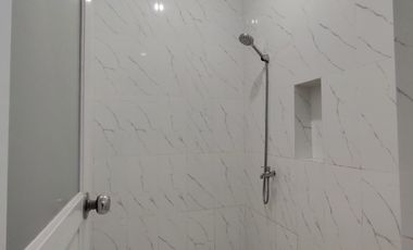 Rumah Baru Cantik dalam komplek pondok kelapa jaktim