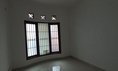 Rumah siap huni 2 lantai di dekat gelael Tebet