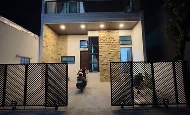 jl kaliurang dekat PLN jl kayen banteng, rumah full furnish dijual murah