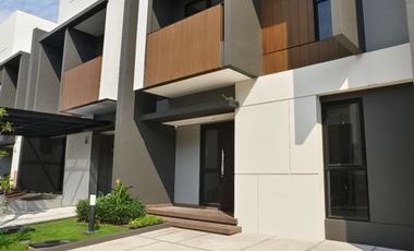 Disewakan dan dijual Rumah 2 lantai baru di Summarecon Crown Gading