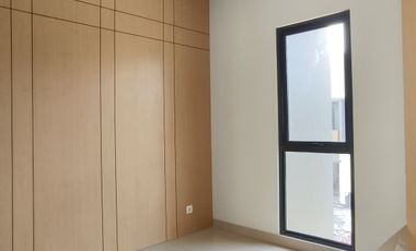 Disewakan dan dijual Rumah 2 lantai baru di Summarecon Crown Gading