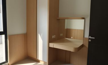 Disewakan dan dijual Rumah 2 lantai baru di Summarecon Crown Gading