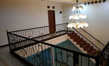 Disewakan Rumah Bagus siap Huni Semi Furnish di Mekar Wangi Bandung