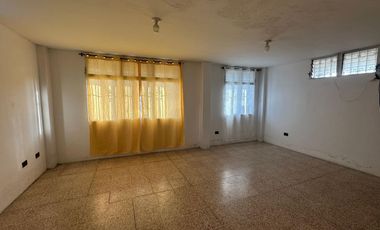 Venta de casa en Salinas, Cdla Italiana, a un minuto del malecón de Salinas, GenF