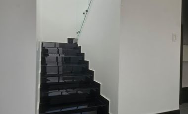 Expectacular casa, ubicada en la zona sur de la Ciudad de Manta