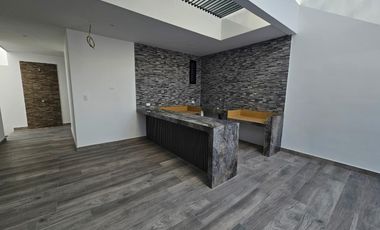 Expectacular casa, ubicada en la zona sur de la Ciudad de Manta