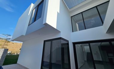 Expectacular casa, ubicada en la zona sur de la Ciudad de Manta