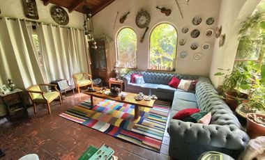 Casa amplia 6D 5B + habitación tipo depto. con entrada independiente