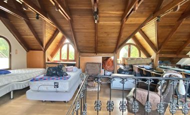 Casa amplia 6D 5B + habitación tipo depto. con entrada independiente