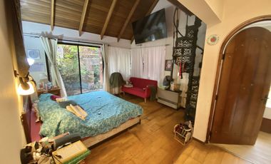 Casa amplia 6D 5B + habitación tipo depto. con entrada independiente