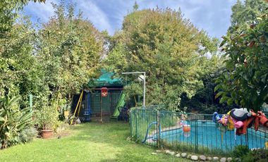 Casa amplia 6D 5B + habitación tipo depto. con entrada independiente