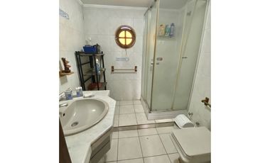 Casa amplia 6D 5B + habitación tipo depto. con entrada independiente