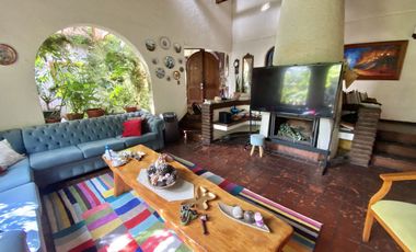 Casa amplia 6D 5B + habitación tipo depto. con entrada independiente