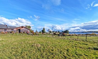 PARCELA VISTA DESPEJADA  LAGUNA PICHILAGUNA EN PUERTO WERNER