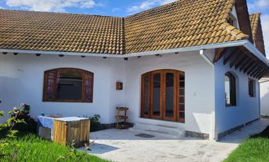 Casa de venta Urbanización Oasis San Antonio de Pichincha