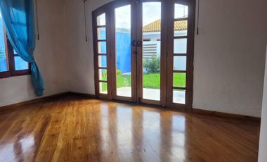 Casa de venta Urbanización Oasis San Antonio de Pichincha