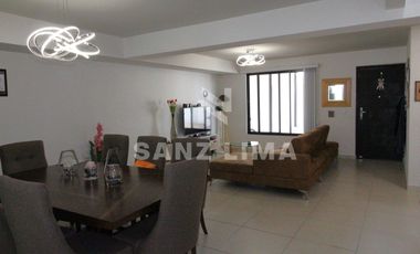 La Reserva. Magnifica casa con amplio terreno excedente, 3 recamaras.