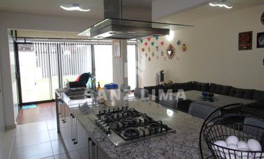 La Reserva. Magnifica casa con amplio terreno excedente, 3 recamaras.