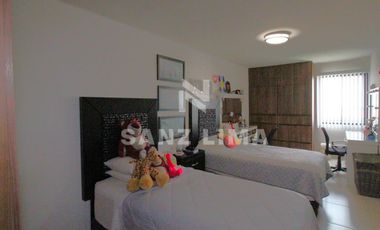 La Reserva. Magnifica casa con amplio terreno excedente, 3 recamaras.