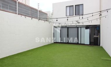 La Reserva. Magnifica casa con amplio terreno excedente, 3 recamaras.