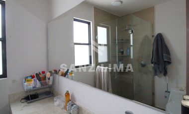 La Reserva. Magnifica casa con amplio terreno excedente, 3 recamaras.