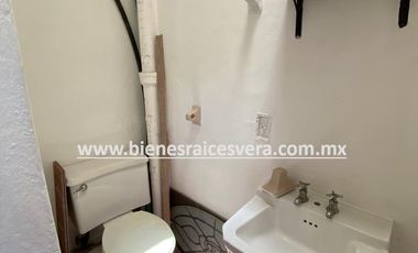 CASA EN RENTA EN TEQUISQUIAPAN EN FRACC. MANANTIALES DEL PRADO. Eugenia.