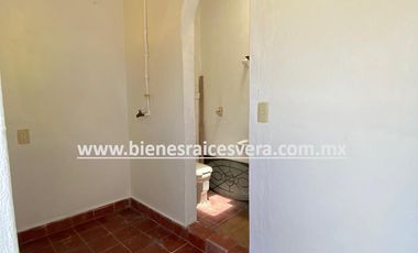 CASA EN RENTA EN TEQUISQUIAPAN EN FRACC. MANANTIALES DEL PRADO. Eugenia.