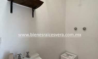 CASA EN RENTA EN TEQUISQUIAPAN EN FRACC. MANANTIALES DEL PRADO. Eugenia.