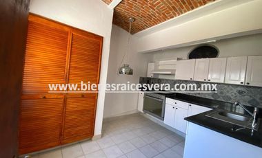 CASA EN RENTA EN TEQUISQUIAPAN EN FRACC. MANANTIALES DEL PRADO. Eugenia.