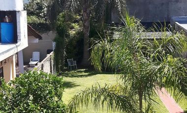 CASA 5 AMBIENTES VENTA EN Islandia  3779 (REMEDIOS DE ESCALADA)