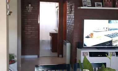 CASA 5 AMBIENTES VENTA EN Islandia  3779 (REMEDIOS DE ESCALADA)