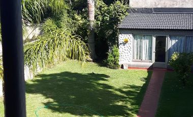 CASA 5 AMBIENTES VENTA EN Islandia  3779 (REMEDIOS DE ESCALADA)