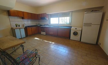 CASA 5 AMBIENTES VENTA EN Islandia  3779 (REMEDIOS DE ESCALADA)