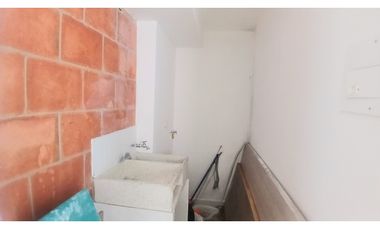 VENDO APARTAMENTO PRIMER PISO EN CAJICA EN CONJUNTO CERRADO.