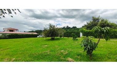 Venta de lote de 1612 M2 en 349 mill en La Mesa Cund, terreno plano