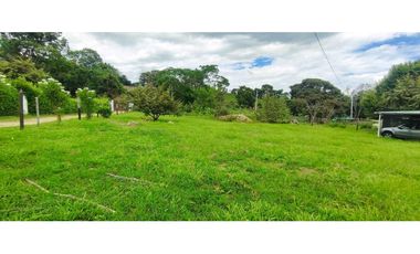 Venta de lote de 1612 M2 en 349 mill en La Mesa Cund, terreno plano