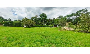Venta de lote de 1612 M2 en 349 mill en La Mesa Cund, terreno plano