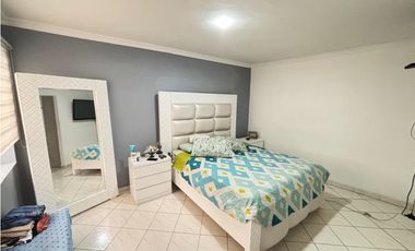 VENTA  AMPLIA CASA MULTIFAMILIAR EN PRIMER PISO EN SIMON BOLIVAR