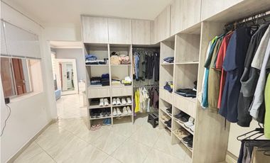 VENTA  AMPLIA CASA MULTIFAMILIAR EN PRIMER PISO EN SIMON BOLIVAR