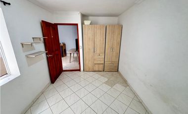 VENTA  AMPLIA CASA MULTIFAMILIAR EN PRIMER PISO EN SIMON BOLIVAR