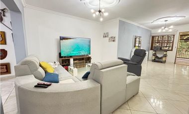 VENTA  AMPLIA CASA MULTIFAMILIAR EN PRIMER PISO EN SIMON BOLIVAR