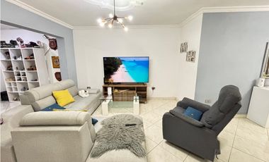 VENTA  AMPLIA CASA MULTIFAMILIAR EN PRIMER PISO EN SIMON BOLIVAR